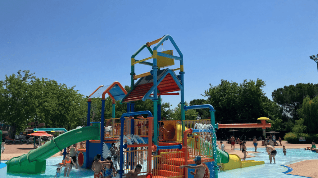 plan con niños en aquopolis
