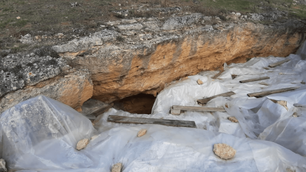 Valle de los Neandertales en pinilla del valle