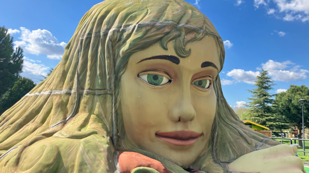 la mujer gigante en torrejón de ardoz
