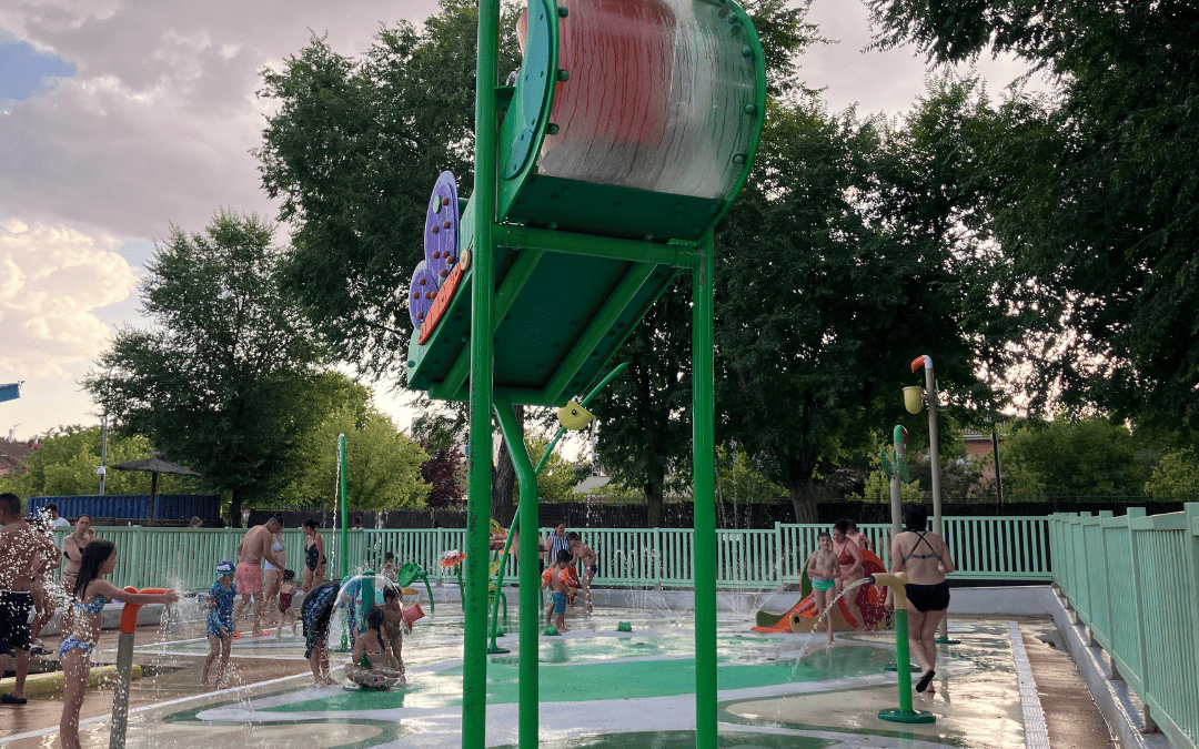 piscina con splash park
