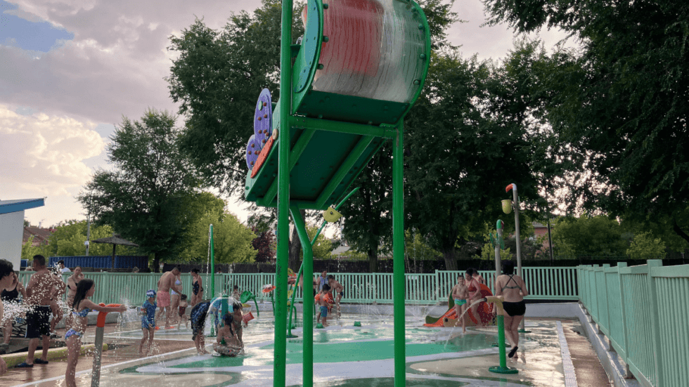 Splashed Pinto Piscina de verano de Pinto con Splash Park: ideal para niños