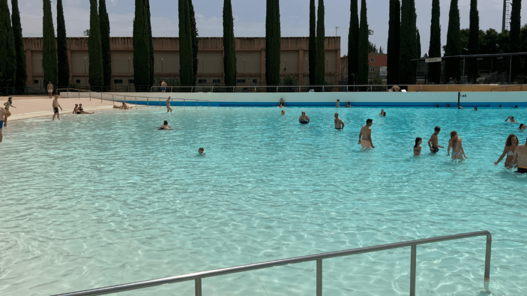piscina de olas en torrejón de Ardoz, madrid