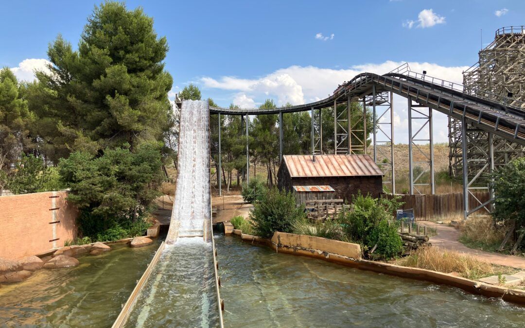 atracciones de agua en parque warner