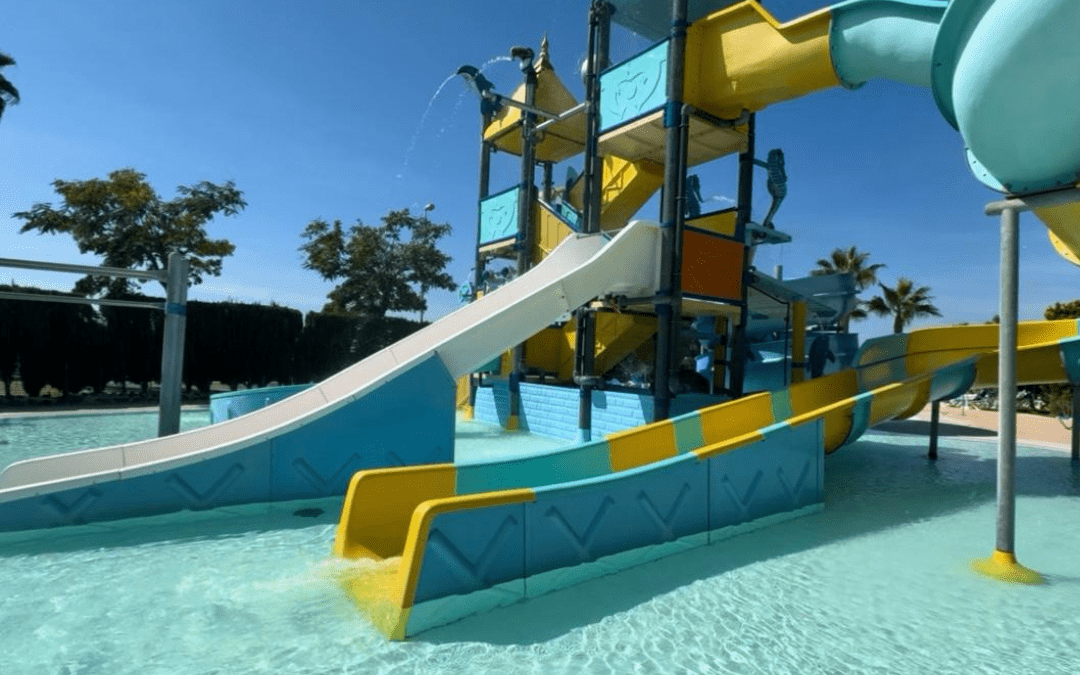 camping y hoteles con toboganes en España