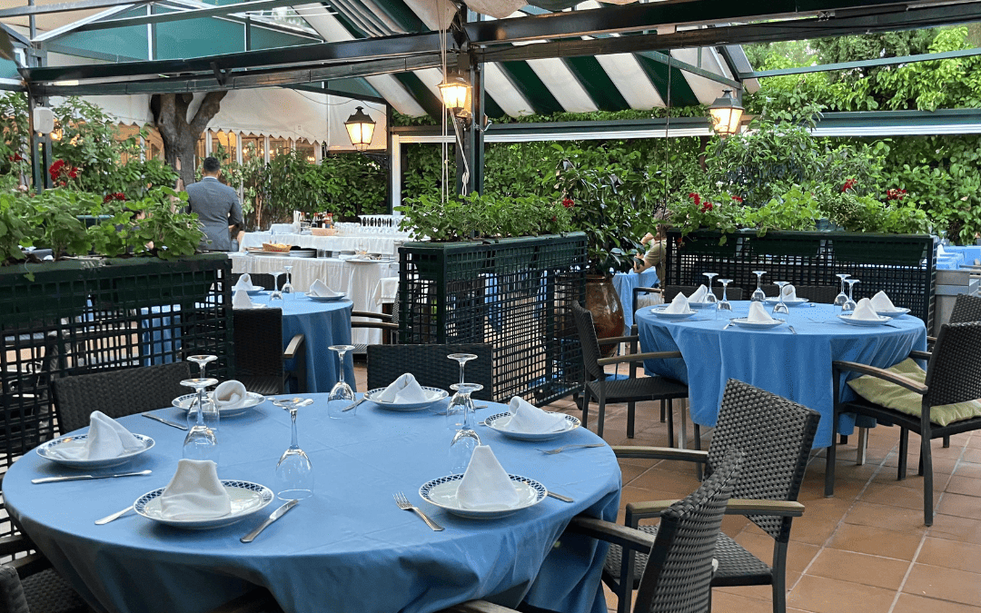 restaurante con parque infantil