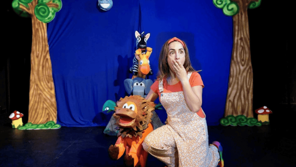 teatro luchana y a qué sabe la luna