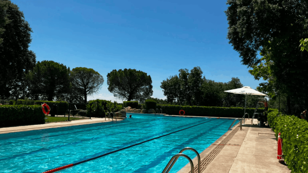 piscina municipal La Cabrera