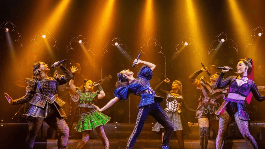 actrices en el escenario del musical six